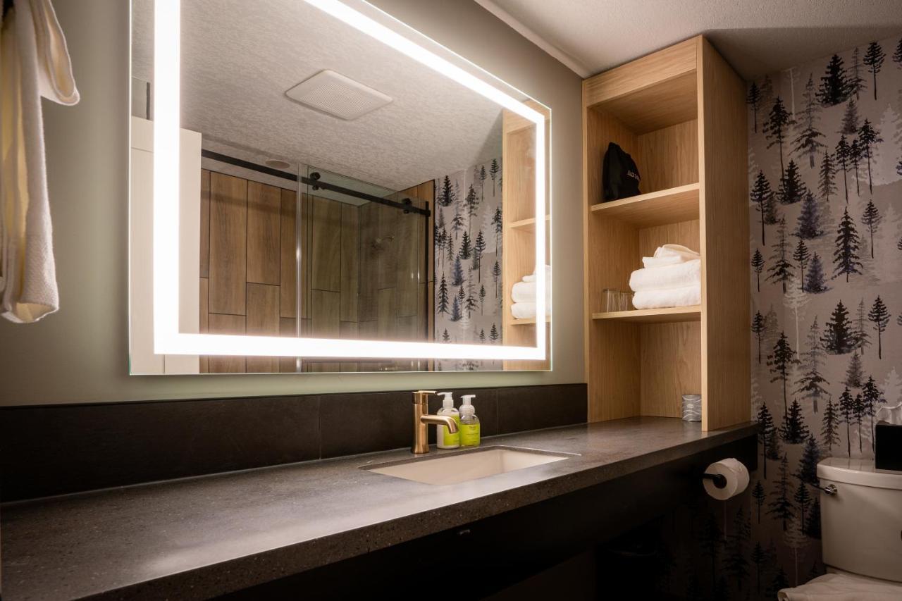 Mtn House By Basecamp Hotell Canmore Exteriör bild