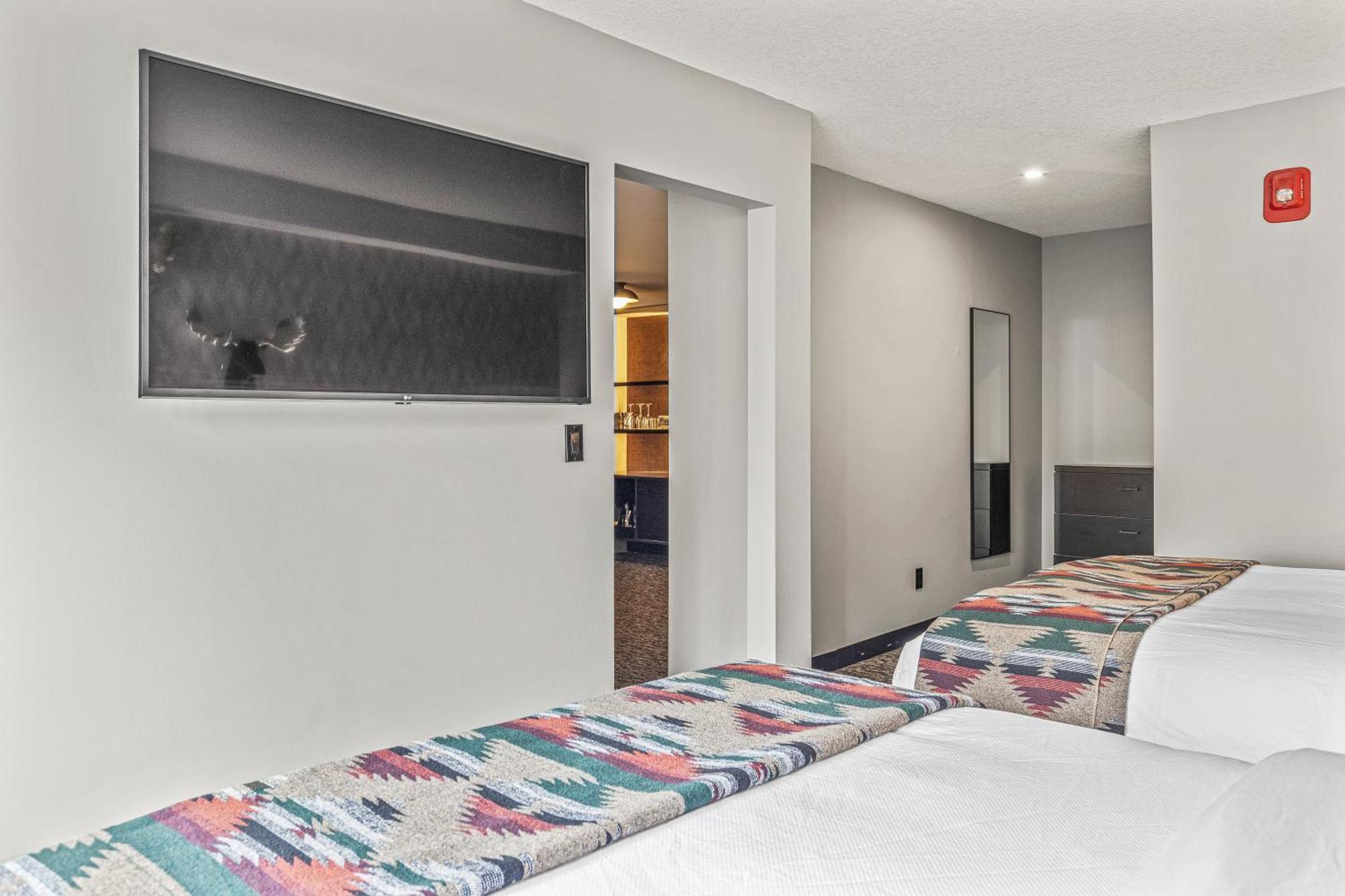 Mtn House By Basecamp Hotell Canmore Exteriör bild