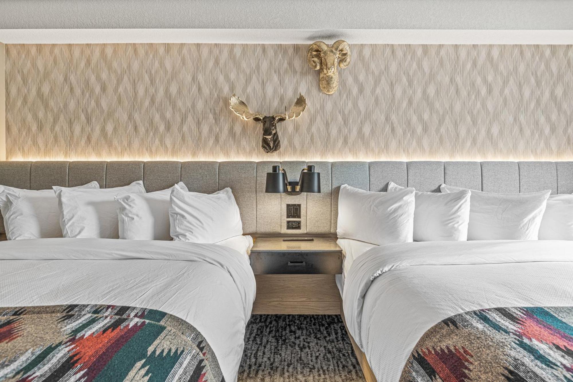 Mtn House By Basecamp Hotell Canmore Exteriör bild