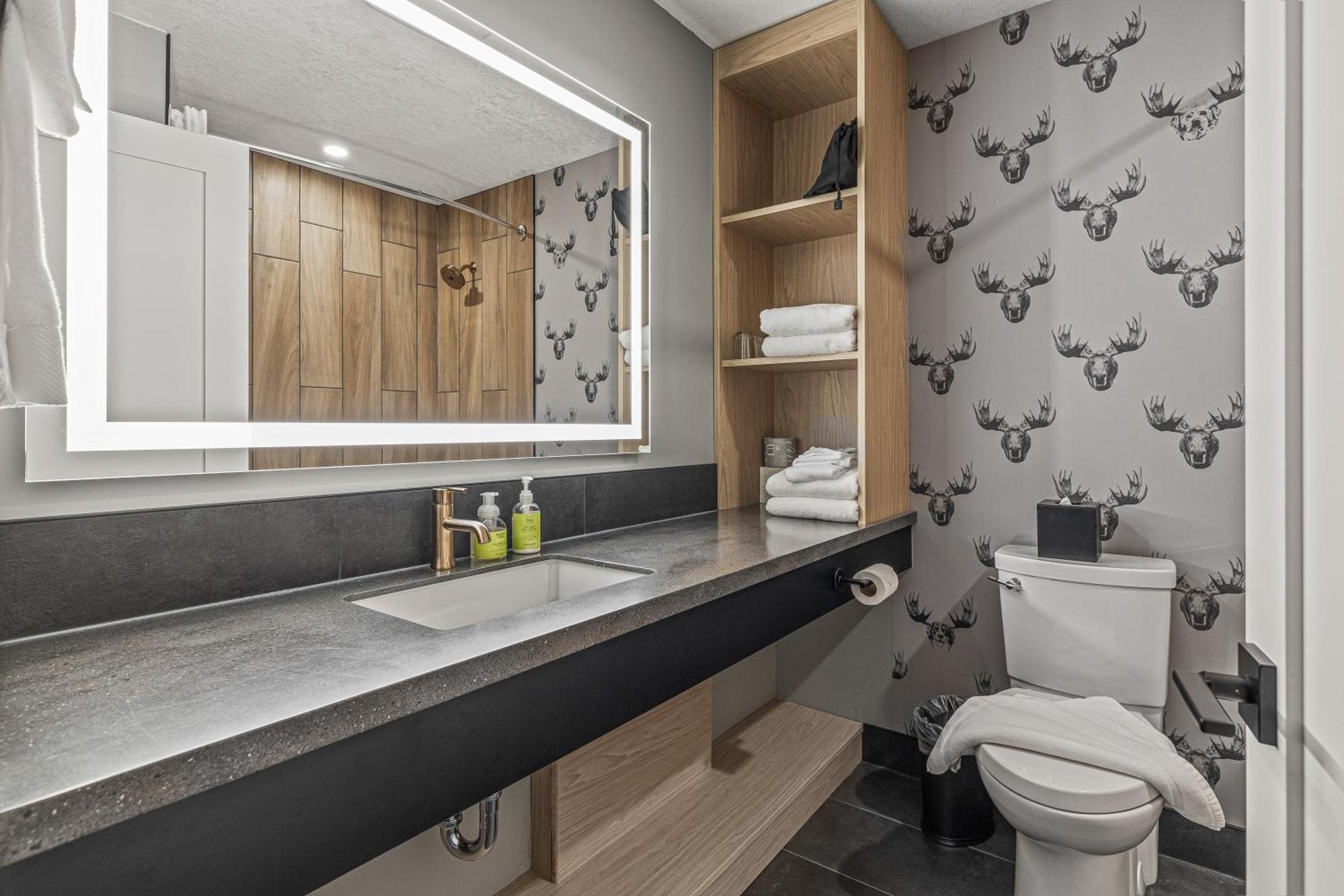 Mtn House By Basecamp Hotell Canmore Exteriör bild