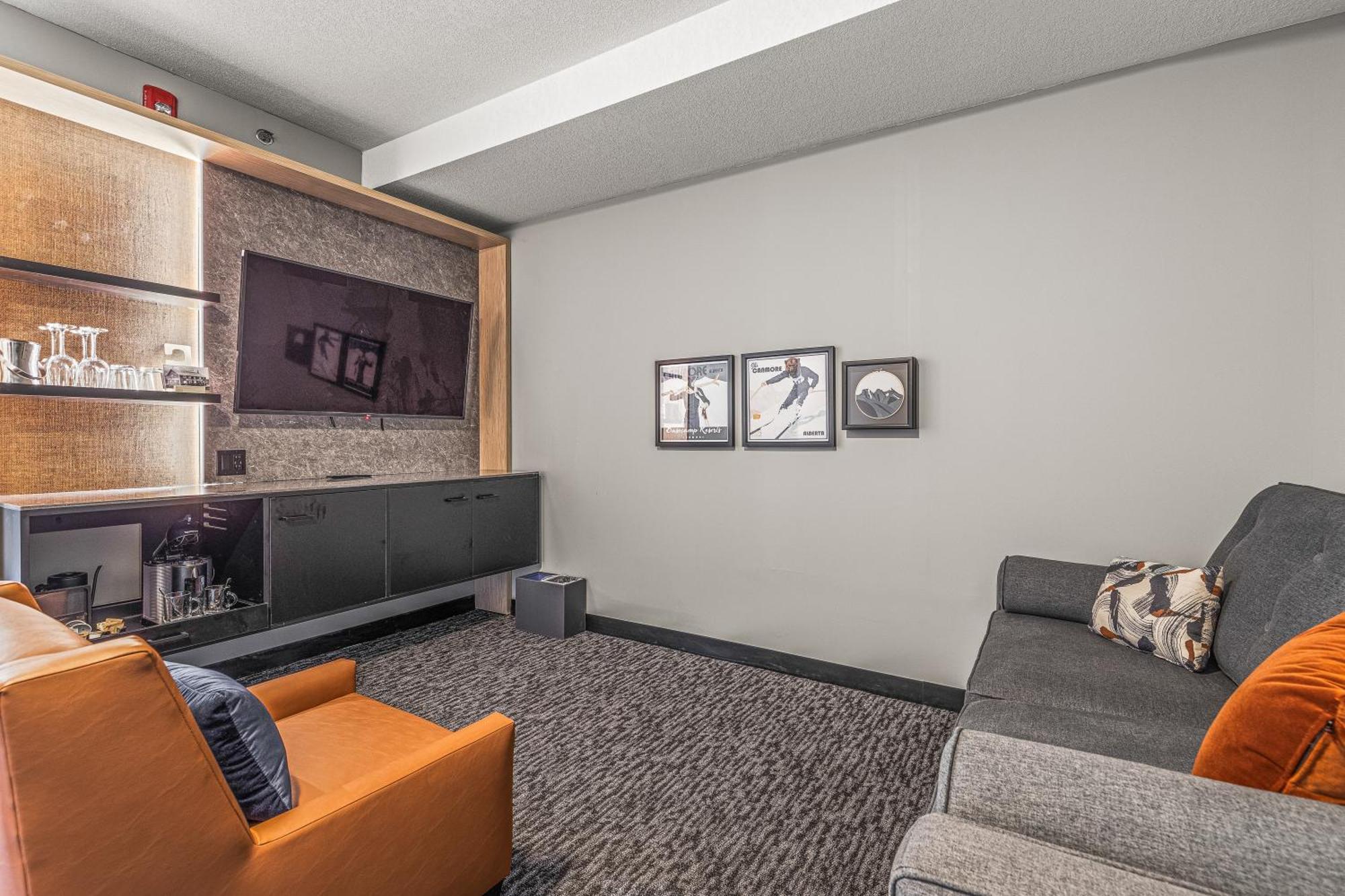 Mtn House By Basecamp Hotell Canmore Exteriör bild
