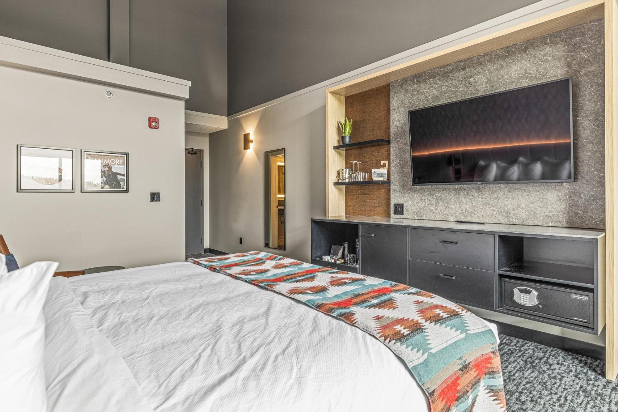 Mtn House By Basecamp Hotell Canmore Exteriör bild