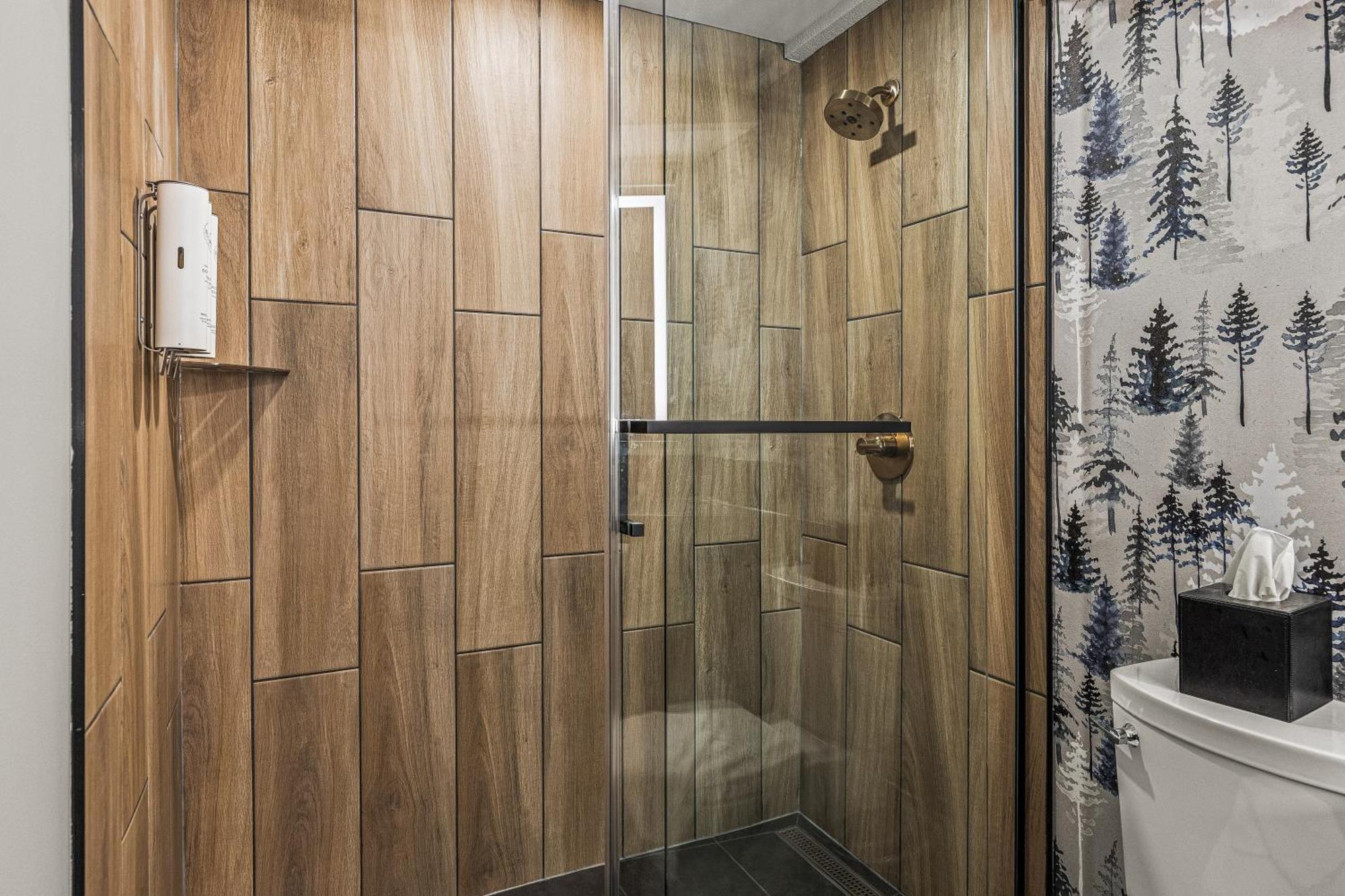 Mtn House By Basecamp Hotell Canmore Exteriör bild
